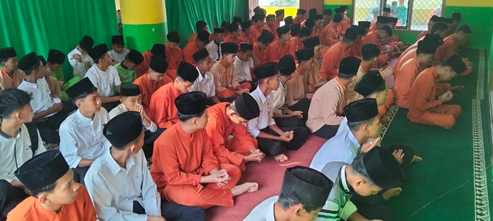 MAN 2 TEBO : PERDANA SHOLAT DHUHA BERJAM’AH DITAHUN PELAJARAN BARU. MAN 2 TEBO : PERDANA SHOLAT DHUHA BERJAM’AH DITAHUN PELAJARAN BARU.
