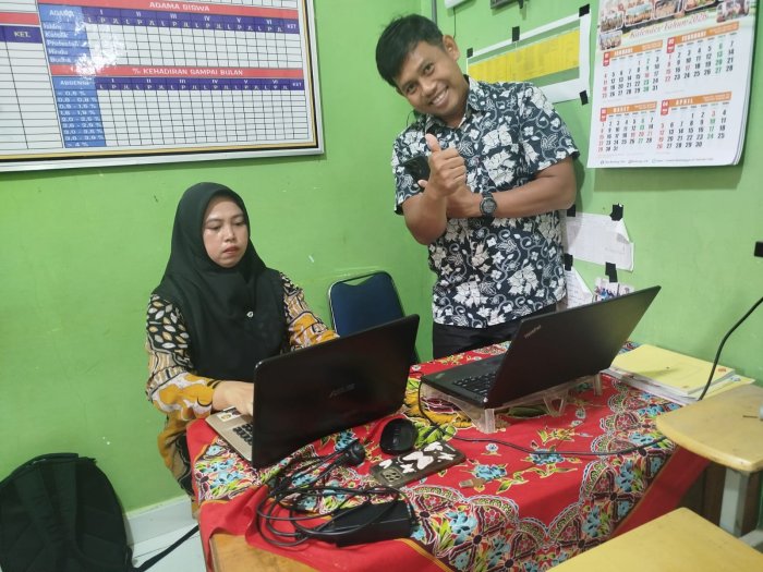 Memanfaatkan Teknologi Pembelajaran Guru : Siswa MIN 3Tebo Merasa Betah di Madrasah Memanfaatkan Teknologi Pembelajaran Guru : Siswa MIN 3Tebo Merasa Betah di Madrasah