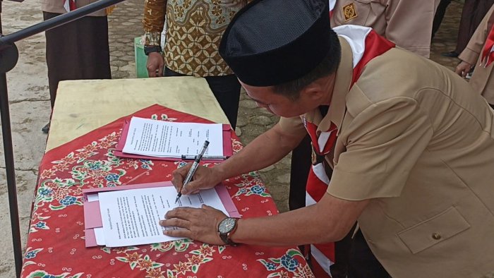 Serah Terima Jabatan Pramuka MTsN 2 Bungo Berlangsung Khidmat Serah Terima Jabatan Pramuka MTsN 2 Bungo Berlangsung Khidmat