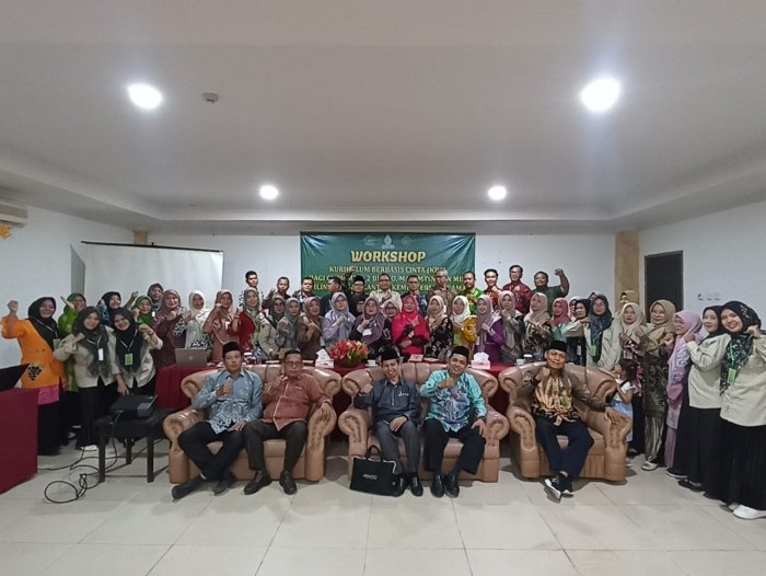 Peserta MTsN 2 Bungo Gelar Foto Bersama Sebelum Pelatihan
