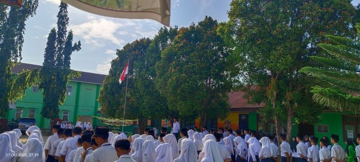 MTsN 2 Bungo Tekankan Disiplin dan Tanggung Jawab Lewat Upacara MTsN 2 Bungo Tekankan Disiplin dan Tanggung Jawab Lewat Upacara