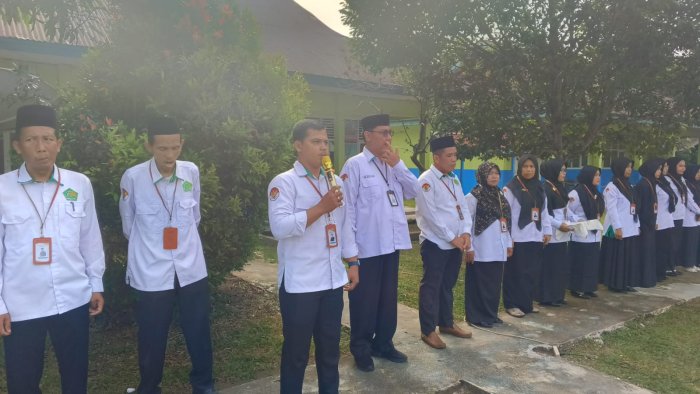 Dibuka Kepala Madrasah, Ujian Online 2025/2026 Berjalan: Ketua Panitia Beri Arahan Penting Dibuka Kepala Madrasah, Ujian Online 2025/2026 Berjalan: Ketua Panitia Beri Arahan Penting