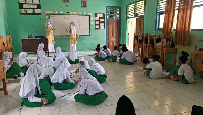 Seni Tak Bisa Instan, Siswa MIN 4 Tebo Awali Belajar Kaligrafi dengan Ketekunan dan Beberapa Kali Percobaan Seni Tak Bisa Instan, Siswa MIN 4 Tebo Awali Belajar Kaligrafi dengan Ketekunan dan Beberapa Kali Percobaan