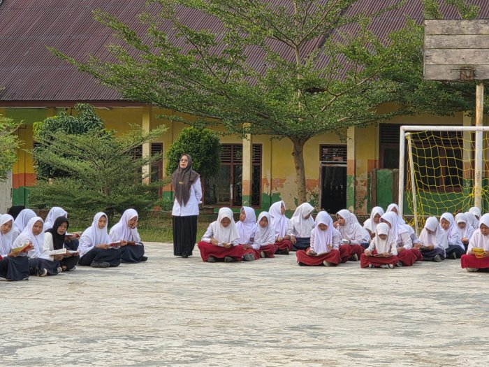 Pagi Penuh Hikmah, MTsN 1 Bungo Dalami Makna Surah An-Naziat dalam Pengajian Rutin Pagi Penuh Hikmah, MTsN 1 Bungo Dalami Makna Surah An-Naziat dalam Pengajian Rutin
