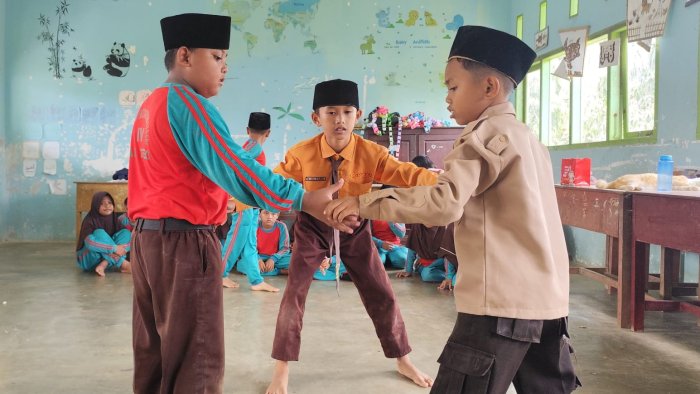 Kejar Punggung, Kejar Ceria di Kelas 3B MIN 4 Tebo Kejar Punggung, Kejar Ceria di Kelas 3B MIN 4 Tebo