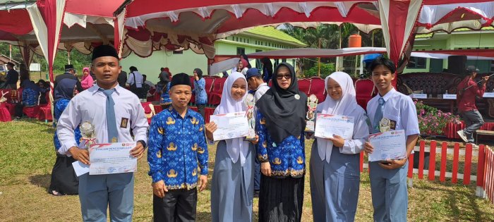 Empat Siswa MAN 1 Tanjung Jabung Timur Juara Lomba Menyanyi Solo Lagu Daerah Jambi