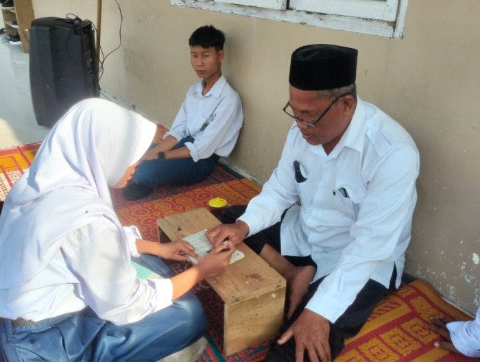 Dalam Rangka Memberantas Buta Aksara Alquran Mtsn 7 Muja Lakukan Bimbingan Exlusif Membaca Iqra