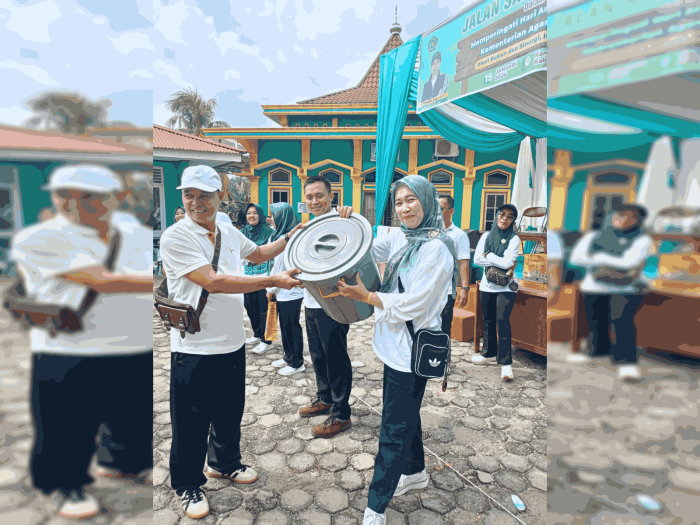 Kepala MTsN 2 Bungo Turut Bagikan Doorprize pada Puncak Acara HAB Kementerian Agama