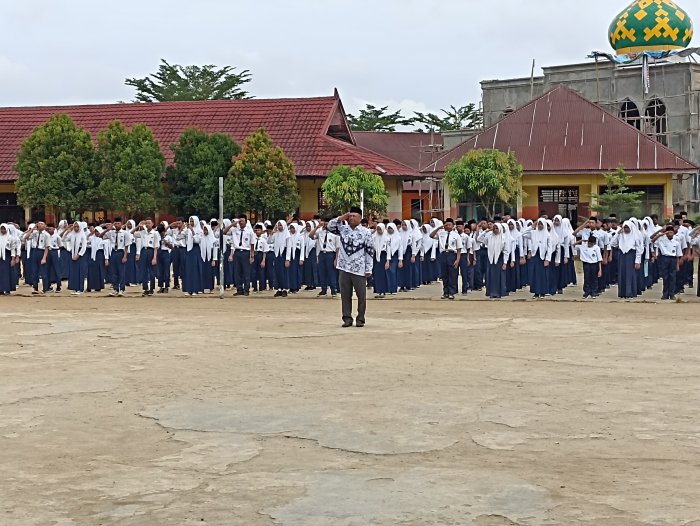 Momentum HGN ke-80 MTsN 2 Bungo Wujudkan Apresiasi Melalui Upacara Resmi Momentum HGN ke-80 MTsN 2 Bungo Wujudkan Apresiasi Melalui Upacara Resmi