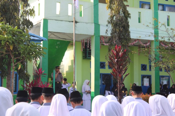 Tegas dan Edukatif, Polsek Setinjau Laut Sentil Kenakalan Remaja di MAN 1 Kerinci Tegas dan Edukatif, Polsek Setinjau Laut Sentil Kenakalan Remaja di MAN 1 Kerinci