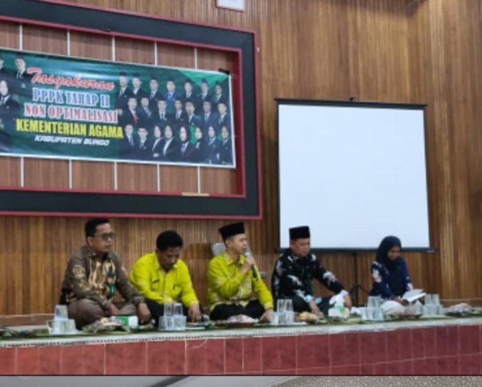 Dua Staf TU MAN 2 Bungo Hadiri Tasyakuran PPPK Tahap II di Kemenag Kabupaten Bungo Dua Staf TU MAN 2 Bungo Hadiri Tasyakuran PPPK Tahap II di Kemenag Kabupaten Bungo