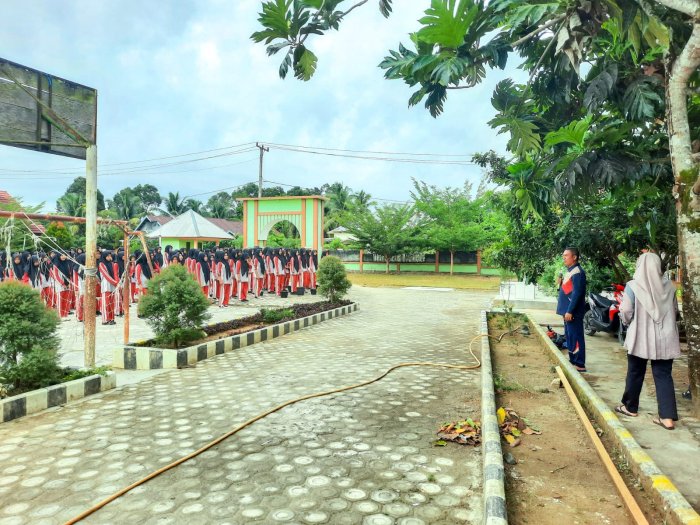 Disiplin Hari Ini, Sukses Esok Hari: Wakil Kepala Madrasah Tekankan Pentingnya Tanggung Jawab bagi Siswa Disiplin Hari Ini, Sukses Esok Hari: Wakil Kepala Madrasah Tekankan Pentingnya Tanggung Jawab bagi Siswa
