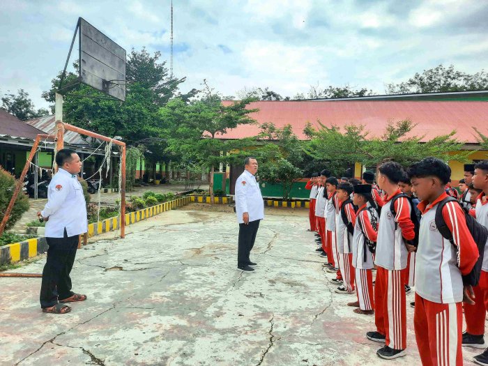 Tekankan Sikap dan Sportivitas, Kepala MTsN 1 Bungo Sampaikan Amanat Penting Jelang Kepulangan Peserta Didik Tekankan Sikap dan Sportivitas, Kepala MTsN 1 Bungo Sampaikan Amanat Penting Jelang Kepulangan Peserta Didik