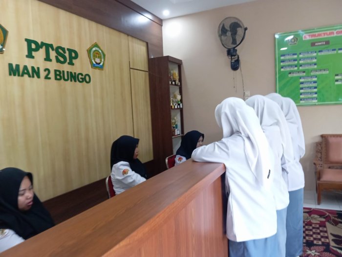 MAN 2 Bungo Berikan Pelayanan Prima bagi Siswa Kelas XII Terkait Pendaftaran SNBP Tahun 2026 MAN 2 Bungo Berikan Pelayanan Prima bagi Siswa Kelas XII Terkait Pendaftaran SNBP Tahun 2026