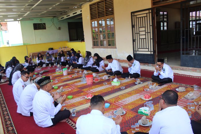 Pererat Silaturahmi, MTsN 2 Bungo Gelar Halal Bihalal Bersama Kepala Kemenag Kabupaten Bungo