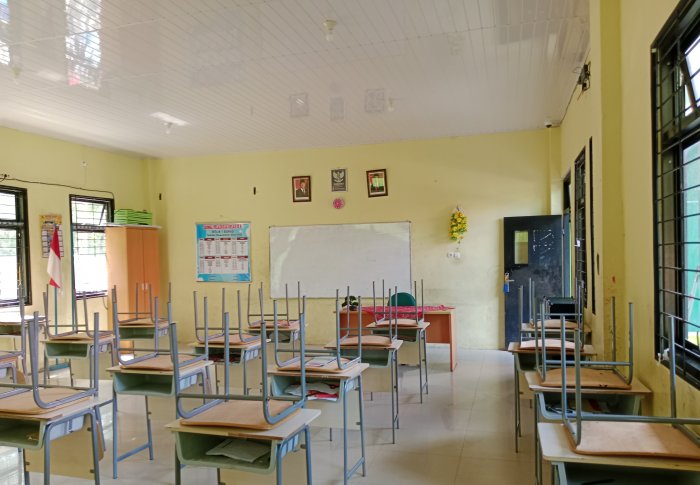 Siap Sambut Asesmen Sumatif Akhir Semester, Ruang Kelas MTsN 1 Bungo Telah Disterilkan dan Disiapkan Siap Sambut Asesmen Sumatif Akhir Semester, Ruang Kelas MTsN 1 Bungo Telah Disterilkan dan Disiapkan