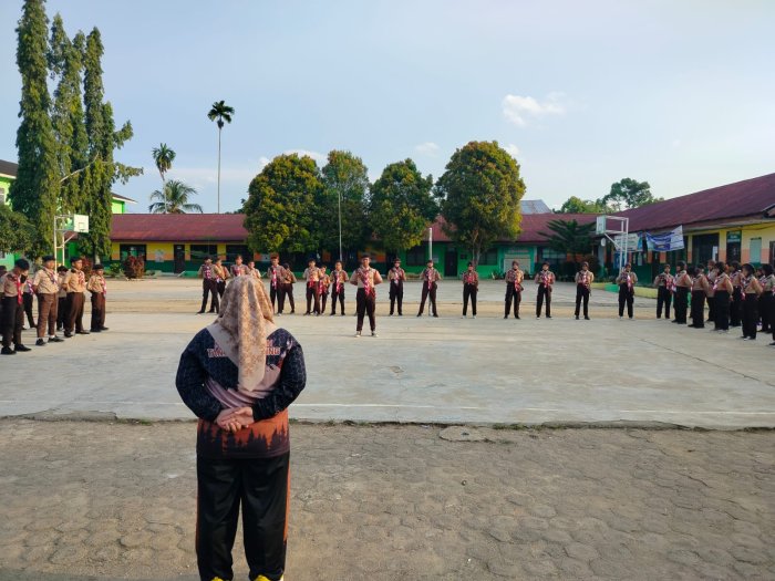 Upacara Penutupan Latihan Rutin MTsN 2 Bungo Upacara Penutupan Latihan Rutin MTsN 2 Bungo