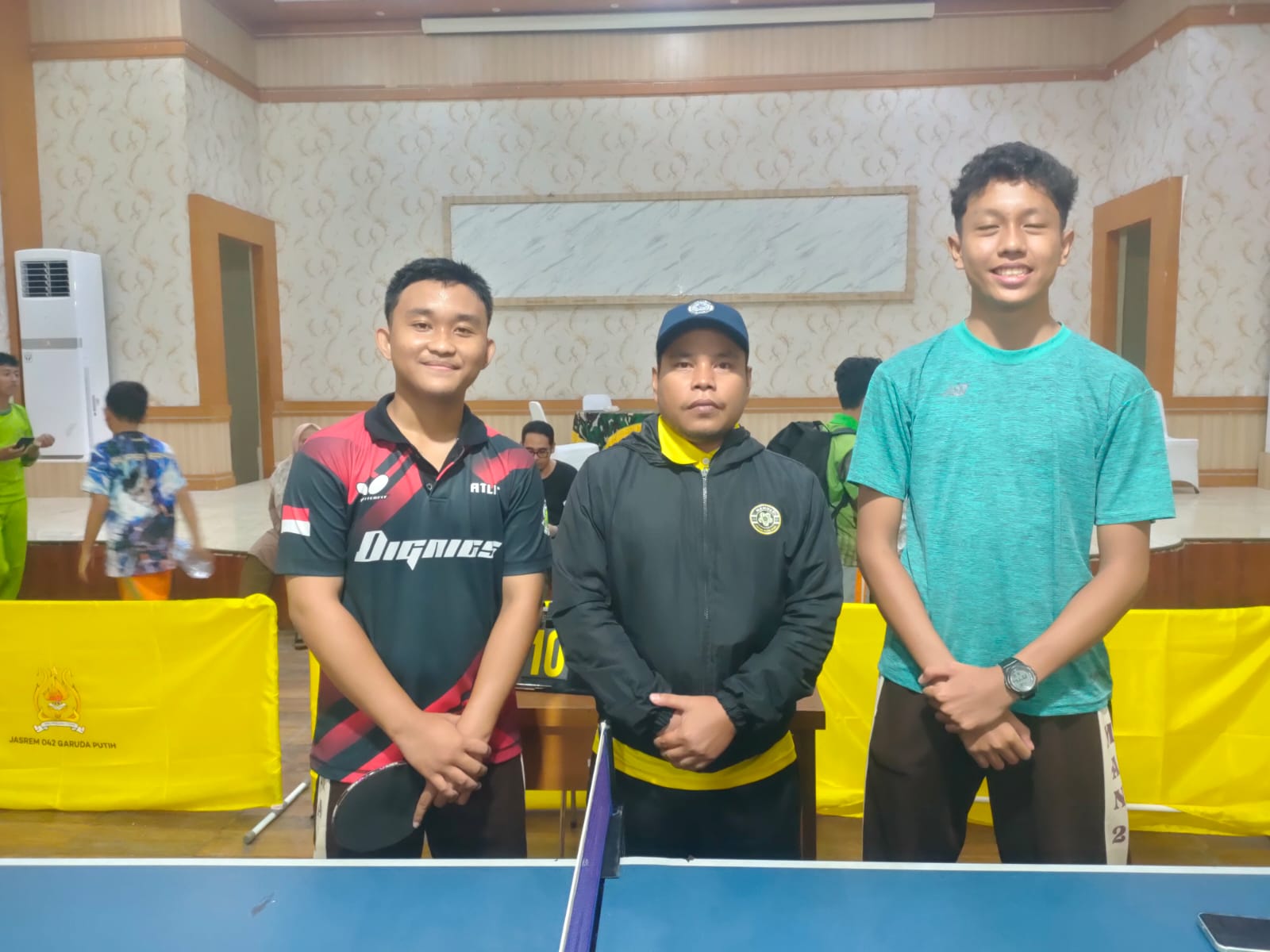 Siswa MAN 2 Kota Jambi Raih Juara 3 Turnamen Tenis Meja Antar Pelajar se-Kota Jambi Siswa MAN 2 Kota Jambi Raih Juara 3 Turnamen Tenis Meja Antar Pelajar se-Kota Jambi