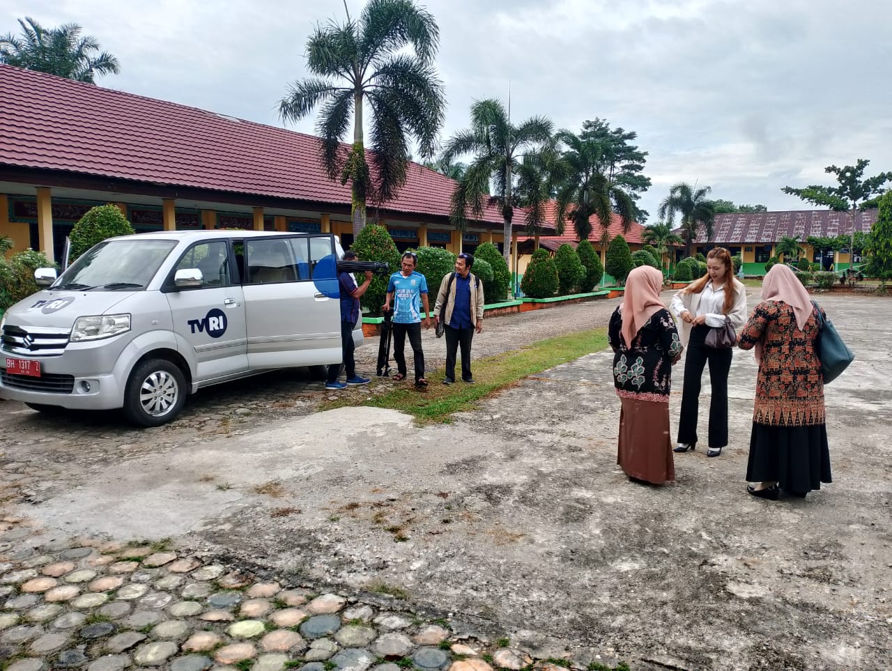 TVRI Jambi Punyo Kito Liput Aktivitas Siswa MAN 2 Tebo melalui Program GEN-J TVRI Jambi Punyo Kito Liput Aktivitas Siswa MAN 2 Tebo melalui Program GEN-J