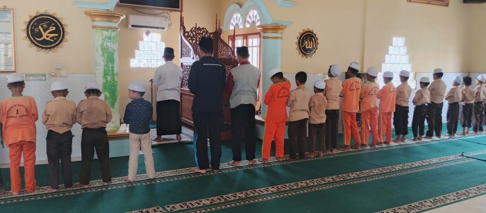 Min 1 Muaro Jambi Siswa Siswi Melaksanakan Sholat Zuhur Berjamaah Min 1 Muaro Jambi Siswa Siswi Melaksanakan Sholat Zuhur Berjamaah