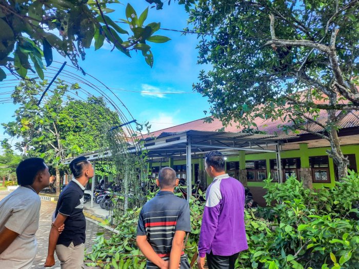 MTsN 1 Bungo Lakukan Penataan Pepohonan : Dukung Gerakan Kemenag ASRI MTsN 1 Bungo Lakukan Penataan Pepohonan : Dukung Gerakan Kemenag ASRI