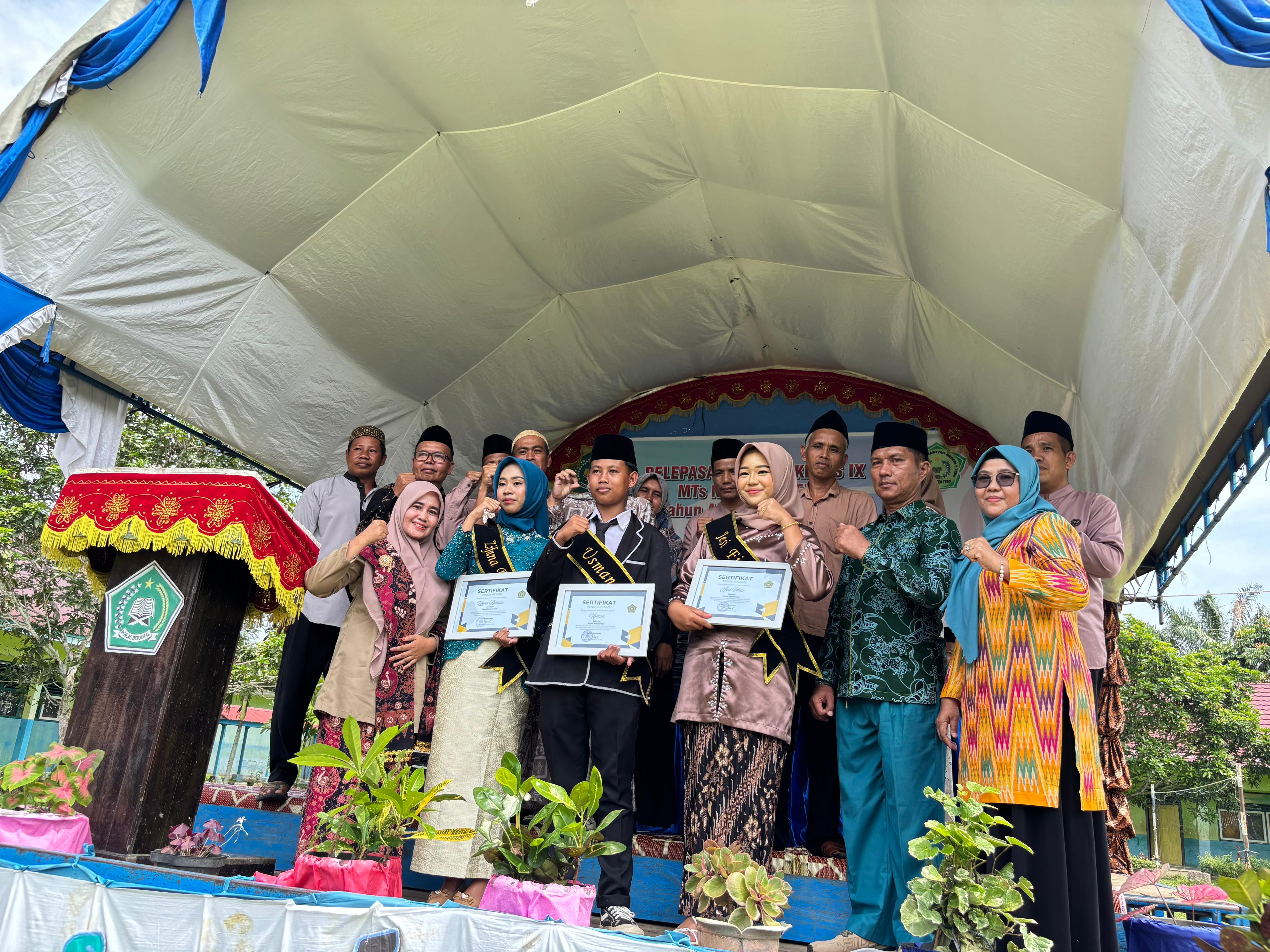 MTsN 5 Tebo Gelar Pelepasan Siswa Kelas IX Tahun Pelajaran 2024/2025 MTsN 5 Tebo Gelar Pelepasan Siswa Kelas IX Tahun Pelajaran 2024/2025