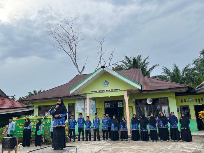 MAN 1 Tanjung Jabung Timur Gelar Upacara Hari Kesaktian Pancasila MAN 1 Tanjung Jabung Timur Gelar Upacara Hari Kesaktian Pancasila