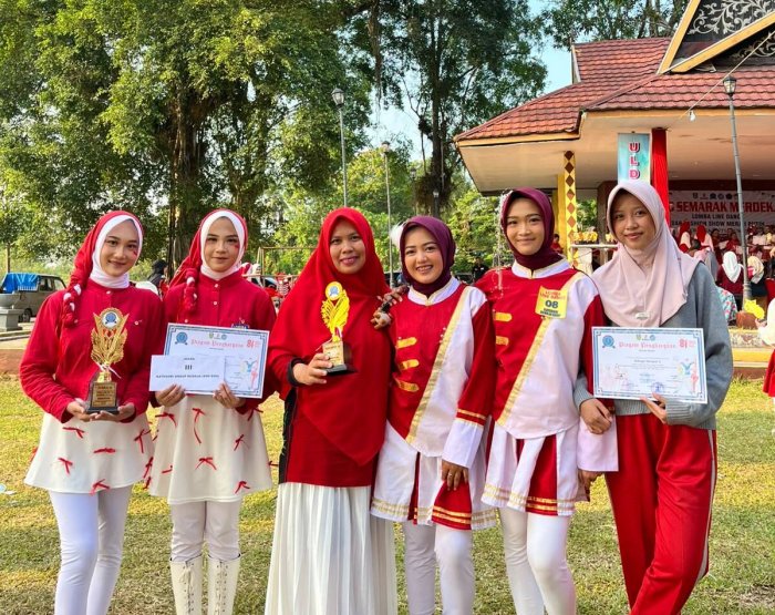 Gemilang! MAN 2 Tebo Sukses Raih 4 Piala di Ajang Line Dance dan Fashion Show Merah Putih Gemilang! MAN 2 Tebo Sukses Raih 4 Piala di Ajang Line Dance dan Fashion Show Merah Putih