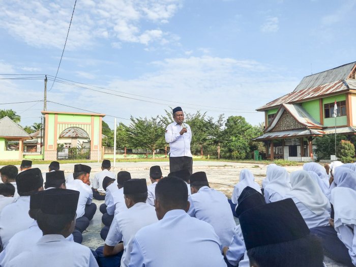 Wejangan Penuh Makna Kepala MTsN 1 Bungo untuk Kelas IX: Tanamkan Kesadaran dan Empati Demi Masa Depan Gemilang