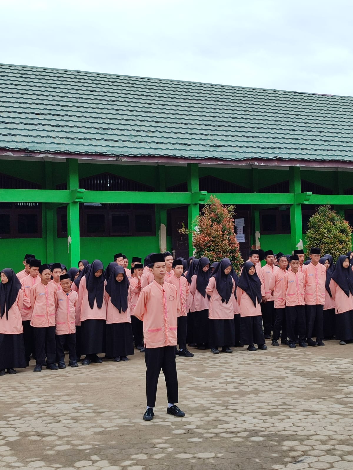 Peringatan Hari Pendidikan Nasional, MTs Negeri 1 Jambi Gelar Upacara Bendera Peringatan Hari Pendidikan Nasional, MTs Negeri 1 Jambi Gelar Upacara Bendera