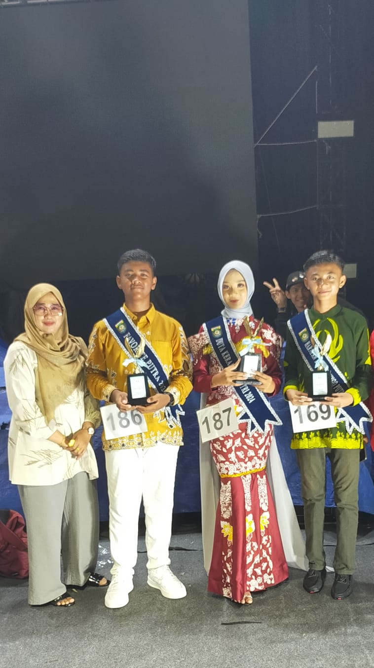MTsN 2 BUNGO SUKSES RAIH PIALA DI ULANG TAHUN KABUPATEN BUNGO MTsN 2 BUNGO SUKSES RAIH PIALA DI ULANG TAHUN KABUPATEN BUNGO
