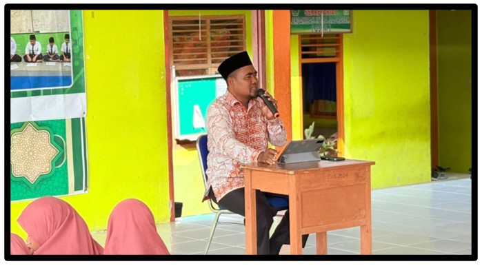 Waka Humas MTsN 1 Tebo Isi Materi Pembatal Salat di Pesantren Kilat 1447 H Waka Humas MTsN 1 Tebo Isi Materi Pembatal Salat di Pesantren Kilat 1447 H