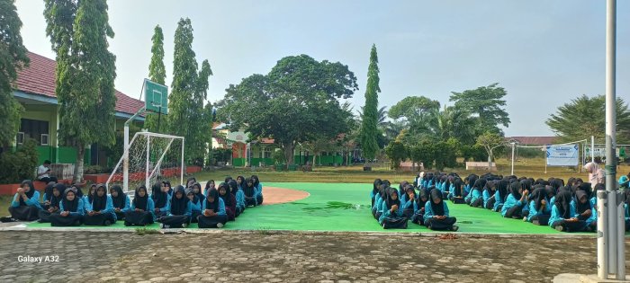 MAN 2 Bungo Laksanakan Yasinan Rutin, Perkuat Nilai Keagamaan dan Kebersamaan MAN 2 Bungo Laksanakan Yasinan Rutin, Perkuat Nilai Keagamaan dan Kebersamaan