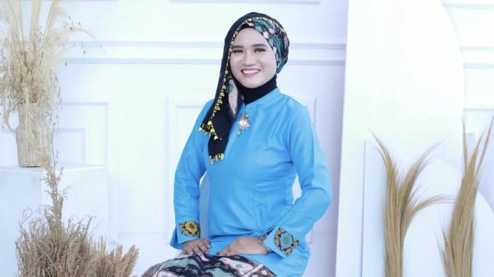 Guru MTsN 3 Kota Jambi, Rini Febriani, Lolos Beasiswa Indonesia Bangkit di Magister Sastra UGM